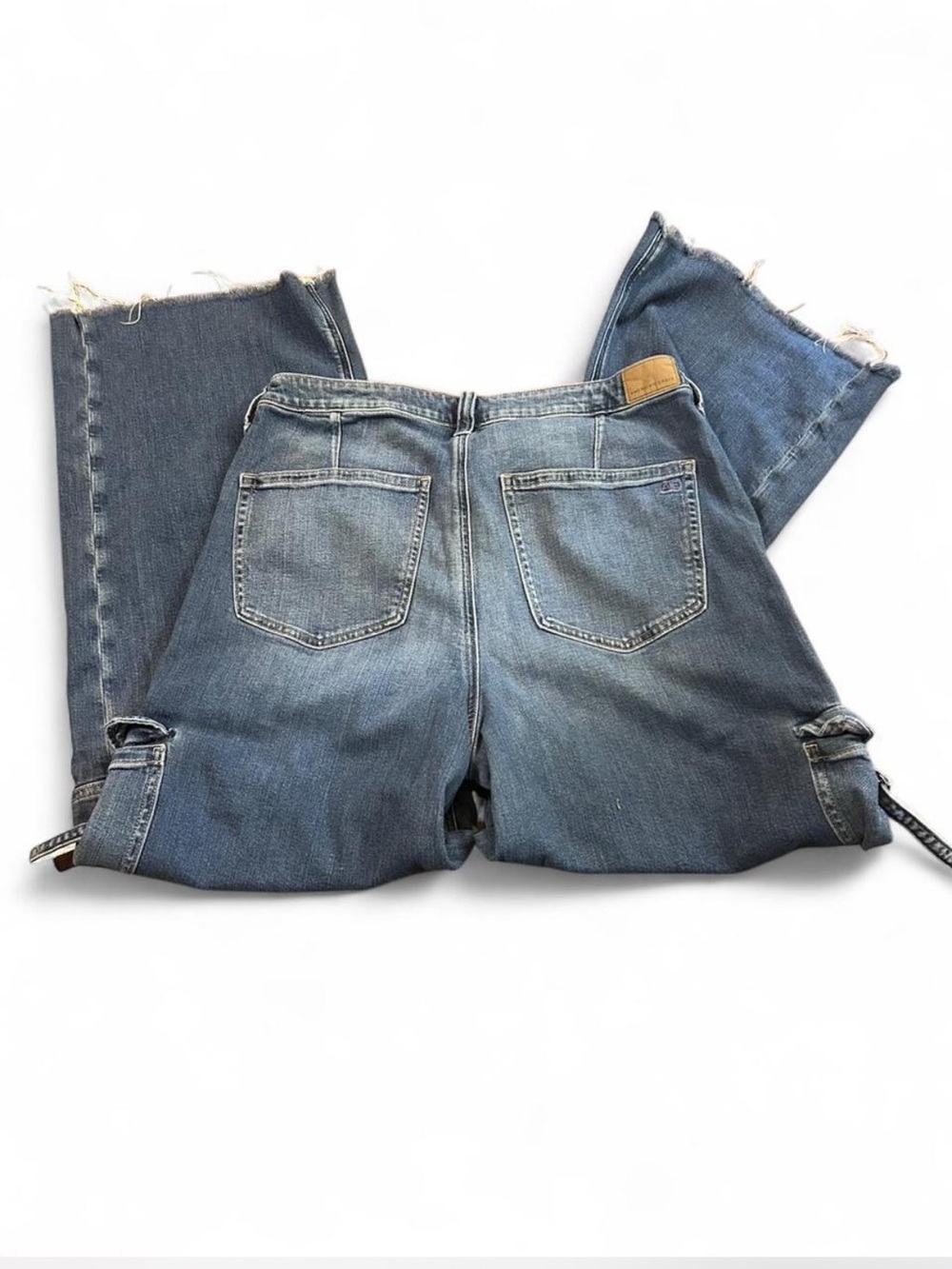 AE Women’s Wide Leg Cargo Jeans - Picture 3 of 6